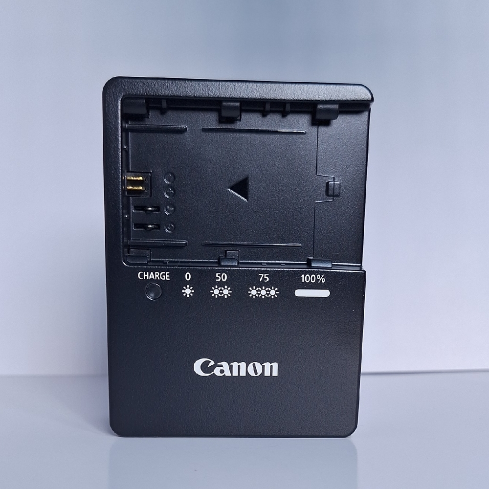 Canon Black Camera Battery Charger NWOT